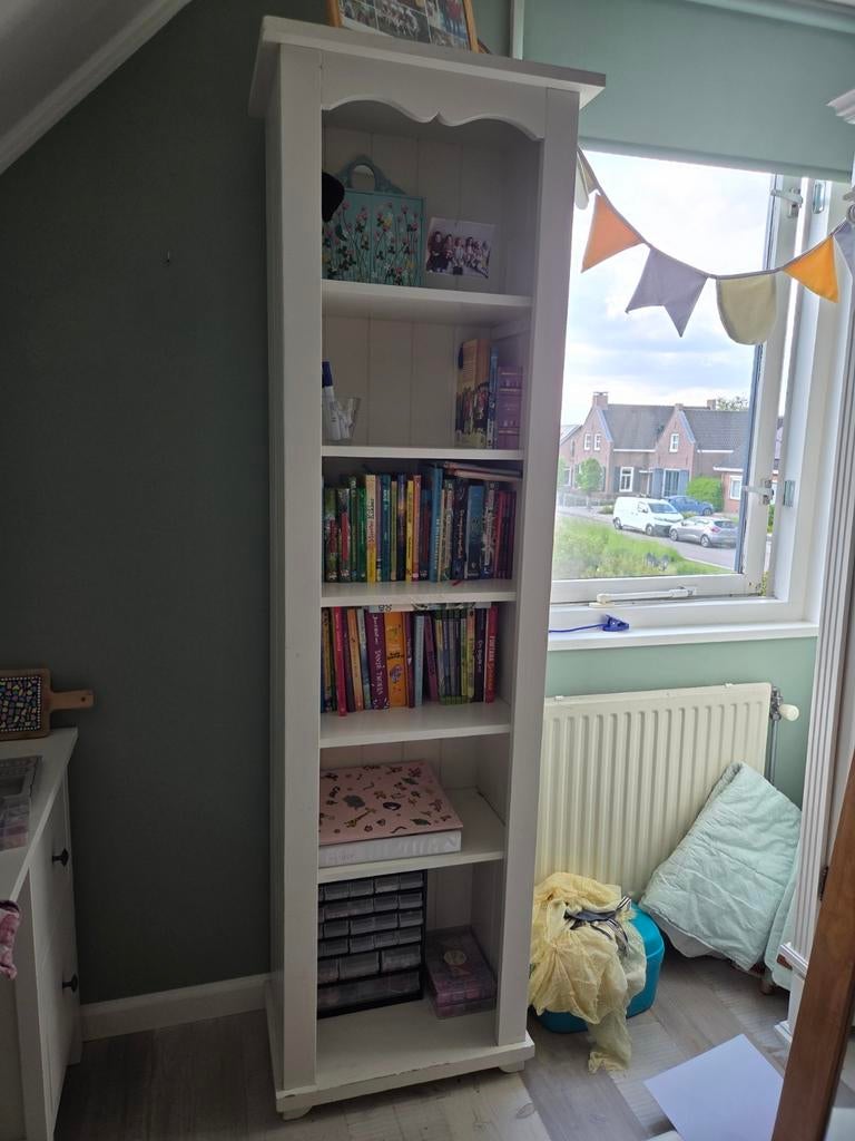 Grenen boekenkastje - Wit geverfd, Met plank(en), Minder dan 50 cm, Gebruikt, Ophalen of Verzenden