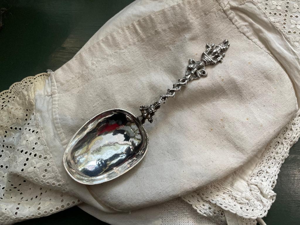 Amsterdamse 18de eeuwse gelegenheidslepel geboortelepel, Antiek en Kunst, Antiek | Goud en Zilver, Ophalen of Verzenden, Zilver