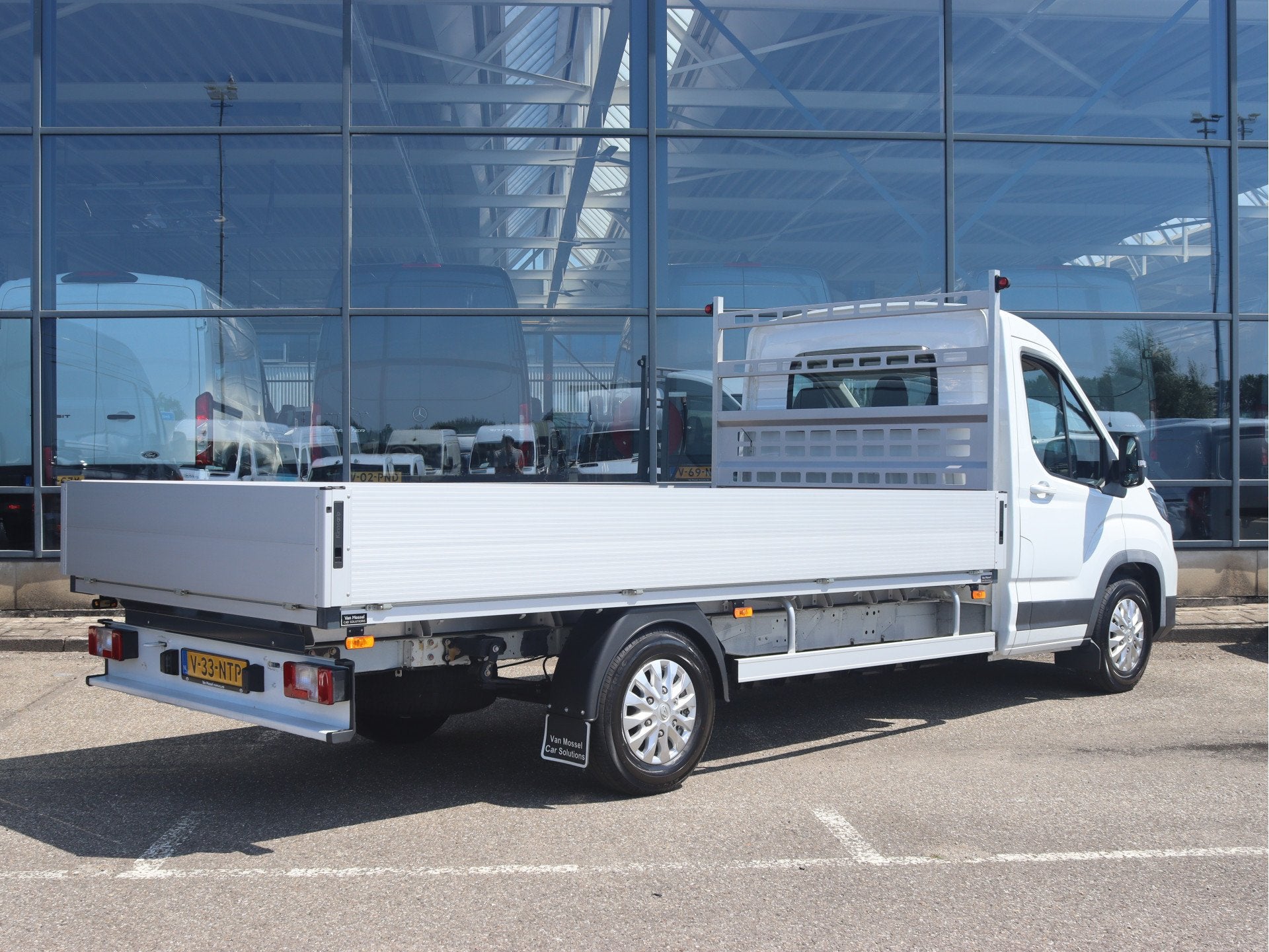 Maxus eDeliver 9 L4 Business DEAL 65 kWh | AIRCO/ADAPT. CRUI, Auto's, Stof, Gebruikt, Zwart, Met garantie (alle)