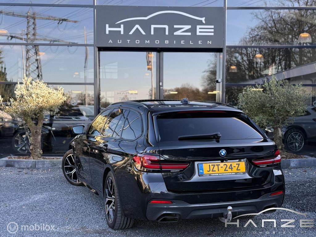 BMW 5-serie Touring 530e|Pano|Trekhaak|M-Sport|Laser|BTW|HUD, 1998 cc, Achterwielaandrijving, Gebruikt, 4 cilinders