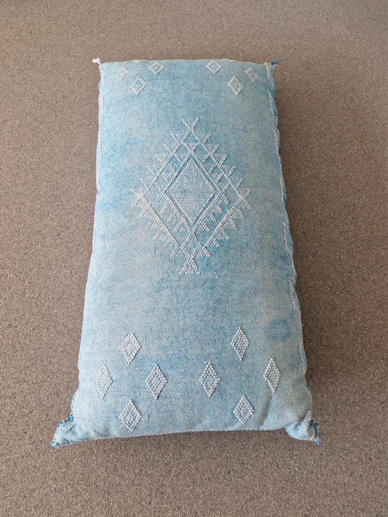 Lichtblauw Oosters vloerkussen 85 x 45 cm, Ophalen, Zo goed als nieuw, Blauw, Rechthoekig