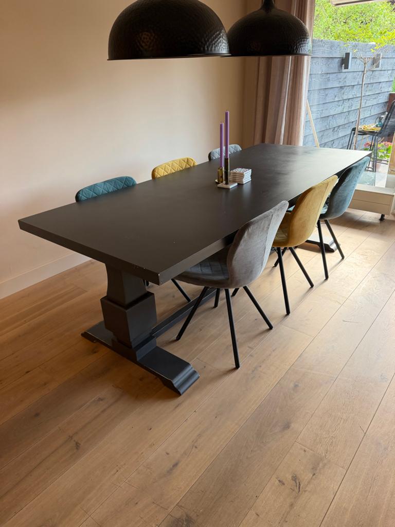Zwarte kloostertafel eettafel met 6 stoelen, Huis en Inrichting, Tafels | Eettafels, Ophalen, Gebruikt, 100 tot 150 cm, 200 cm of meer