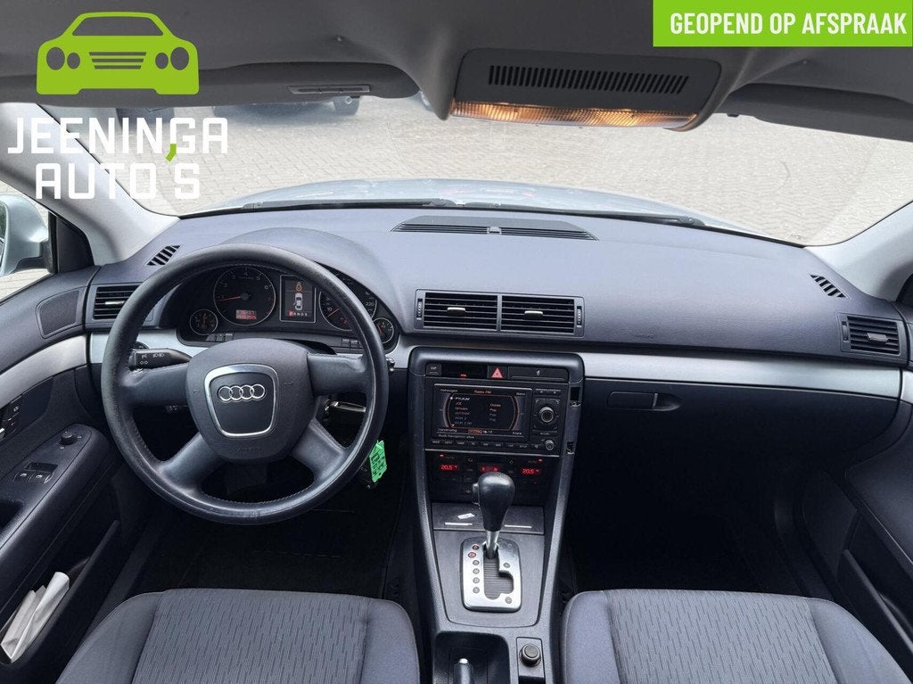 Audi A4 Avant 2.0|Navi|PDC|Trekhaak|LEES TEKST, Auto's, Audi, Stof, Gebruikt, Zwart, 4 cilinders