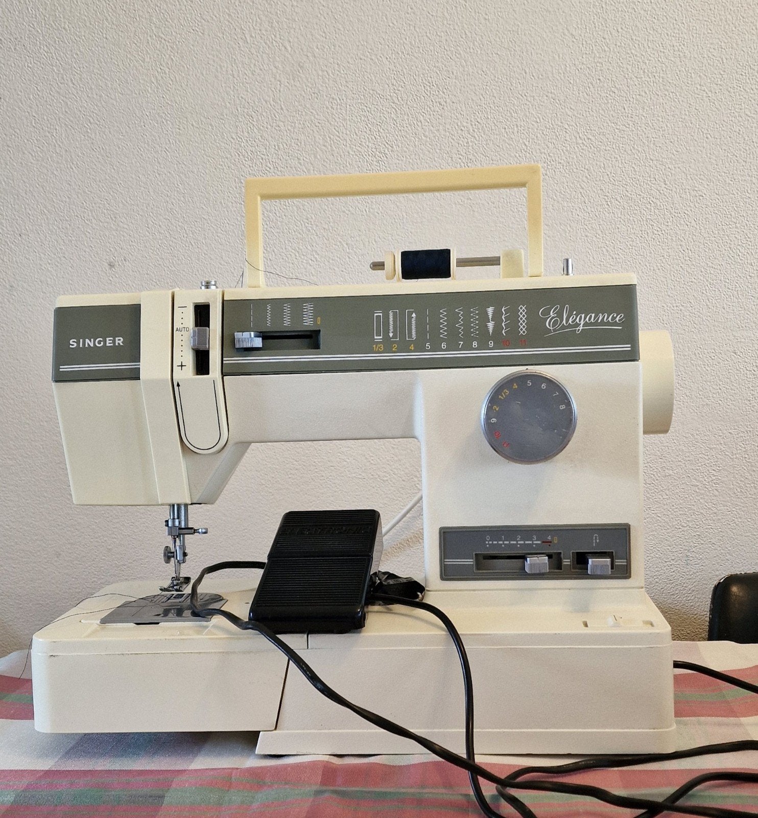 Singer Elegance ., Ophalen, Zo goed als nieuw, Naaimachine, Singer