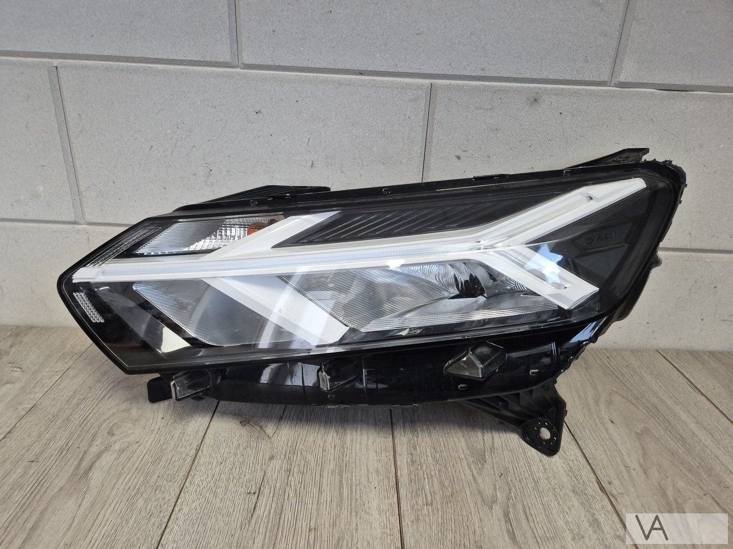 Dacia Sandero Jogger koplamp LED links 260602561r vanaf 2020, Dacia, Gebruikt, -, -