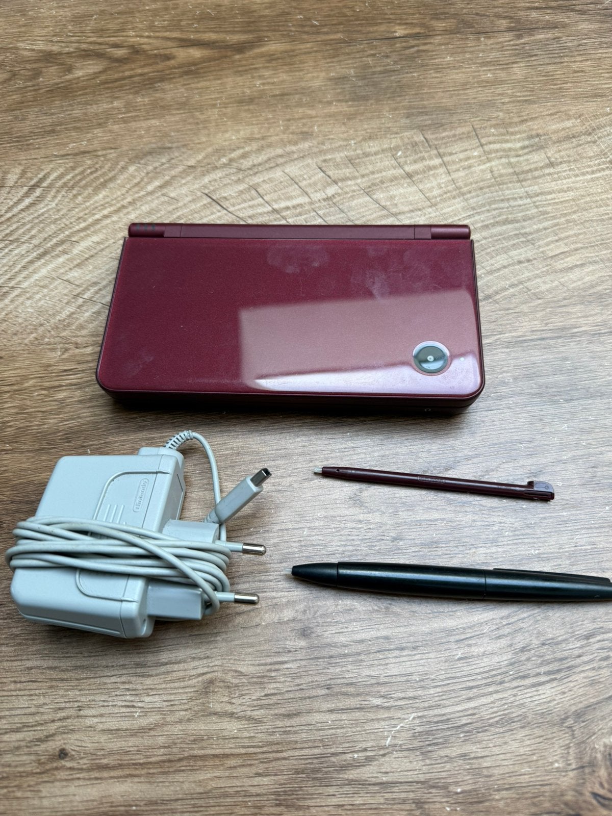 Nintendo DSi XL wijnrood, Verzenden, Zo goed als nieuw, Overige kleuren, Dsi XL