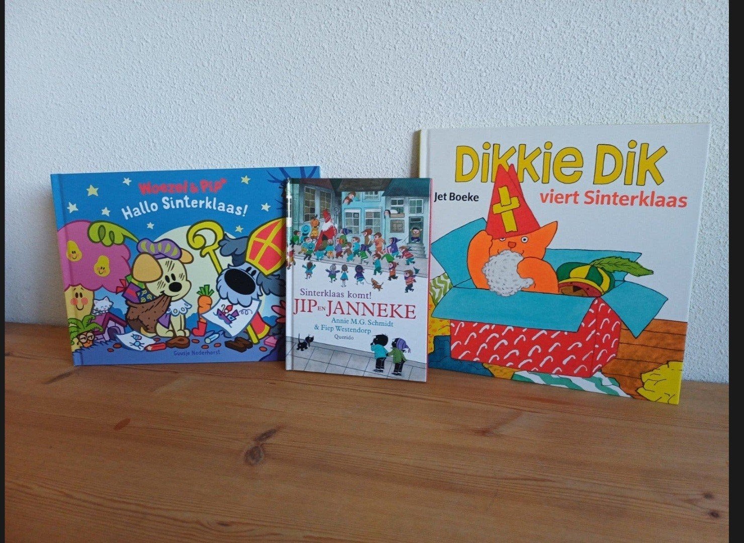 Sinterklaas pakket: Woezel & Pip, Jip & Janneke, Dikkie Dik., Ophalen of Verzenden, Zo goed als nieuw, Fictie algemeen