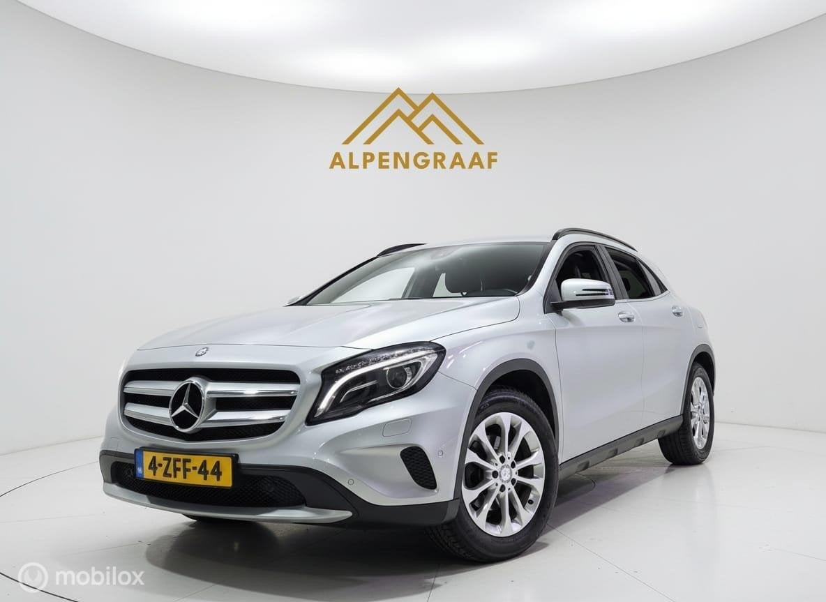 Mercedes GLA-klasse 200 Ambition Led Trekhaak zeer nette aut, Auto's, Voorwielaandrijving, Gebruikt, Bedrijf, Handgeschakeld