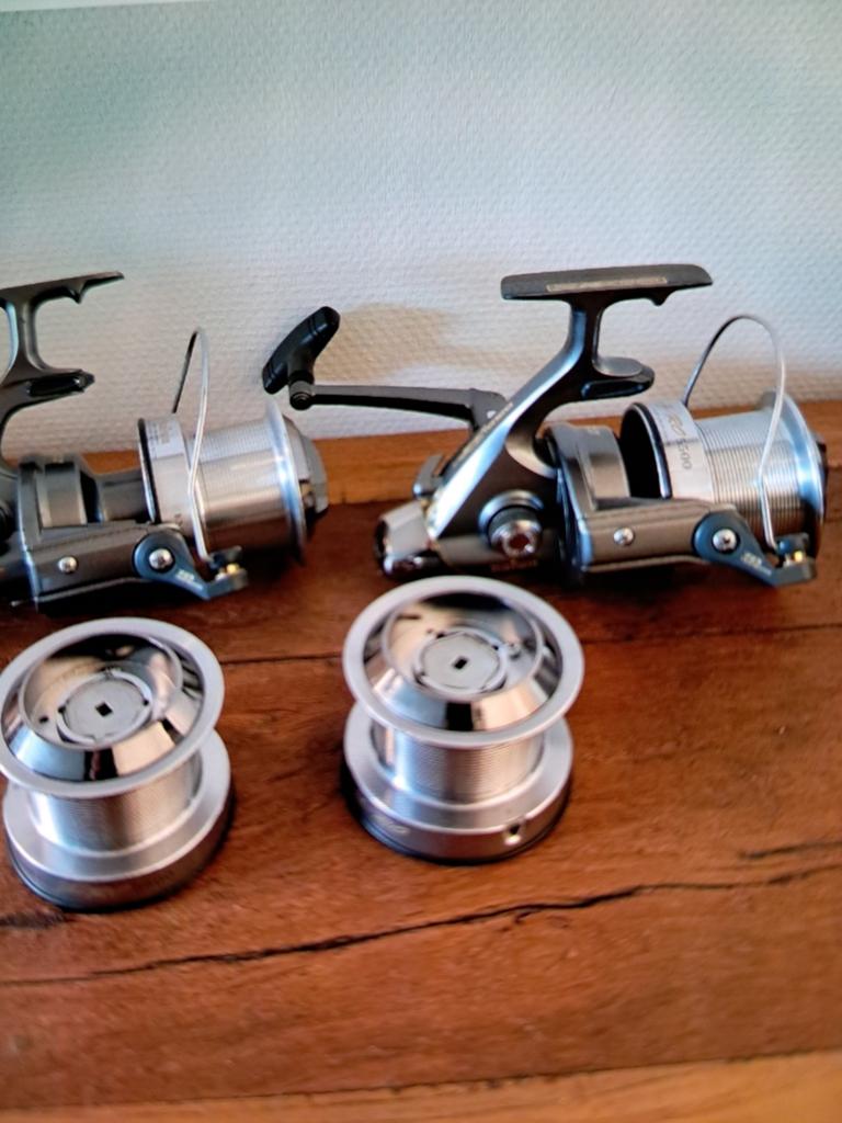 Daiwa emblem, Watersport en Boten, Hengelsport | Karpervissen, Ophalen of Verzenden, Zo goed als nieuw, Molen