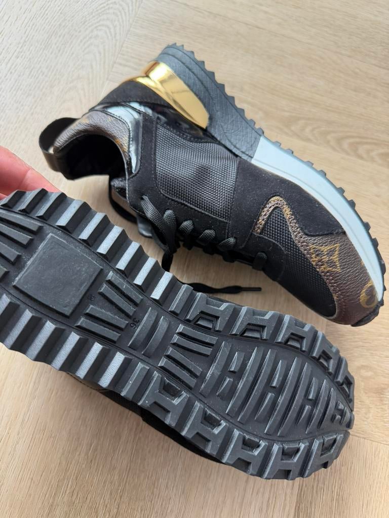 Lv dames schoenen maat 36 nieuw niet gedragen, Kleding | Dames, Schoenen, Bruin, Nieuw, Ophalen of Verzenden, Sneakers of Gympen