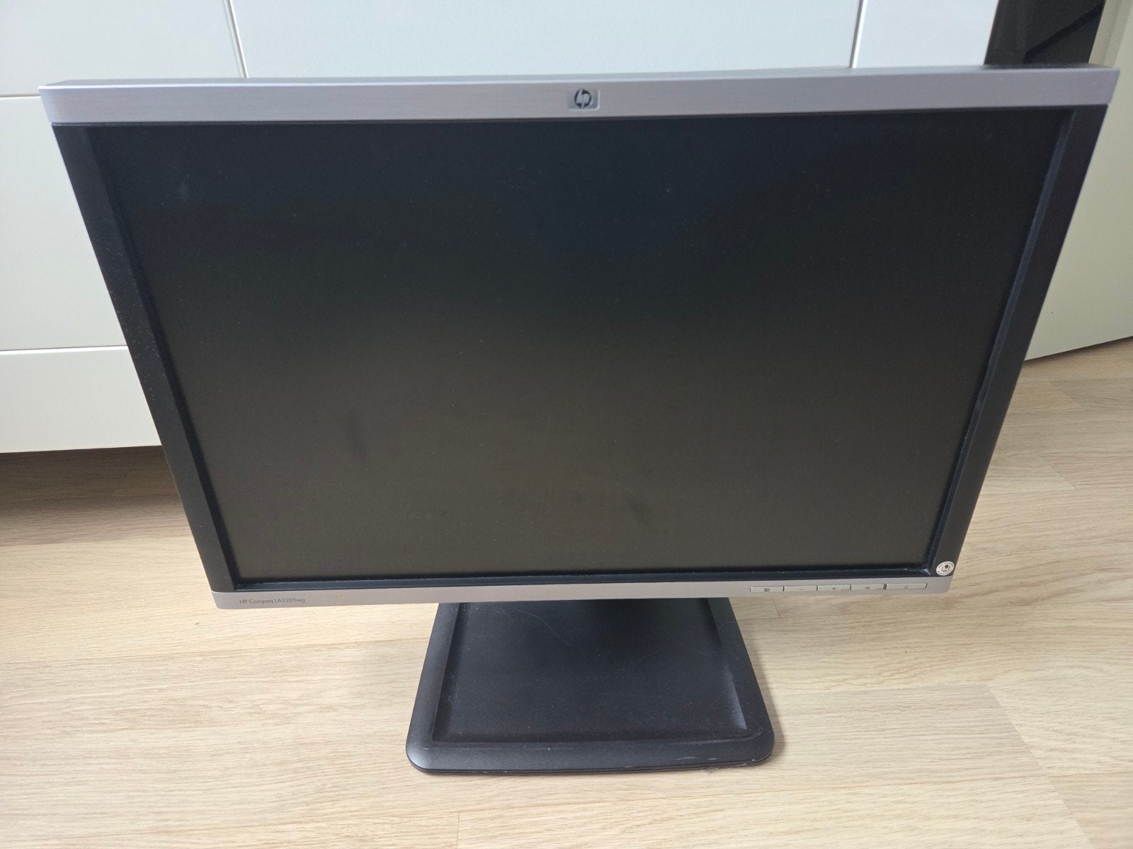 2x HP Compaq LA2205wg monitoren, Ophalen, IPS, Full HD, 60 Hz of minder