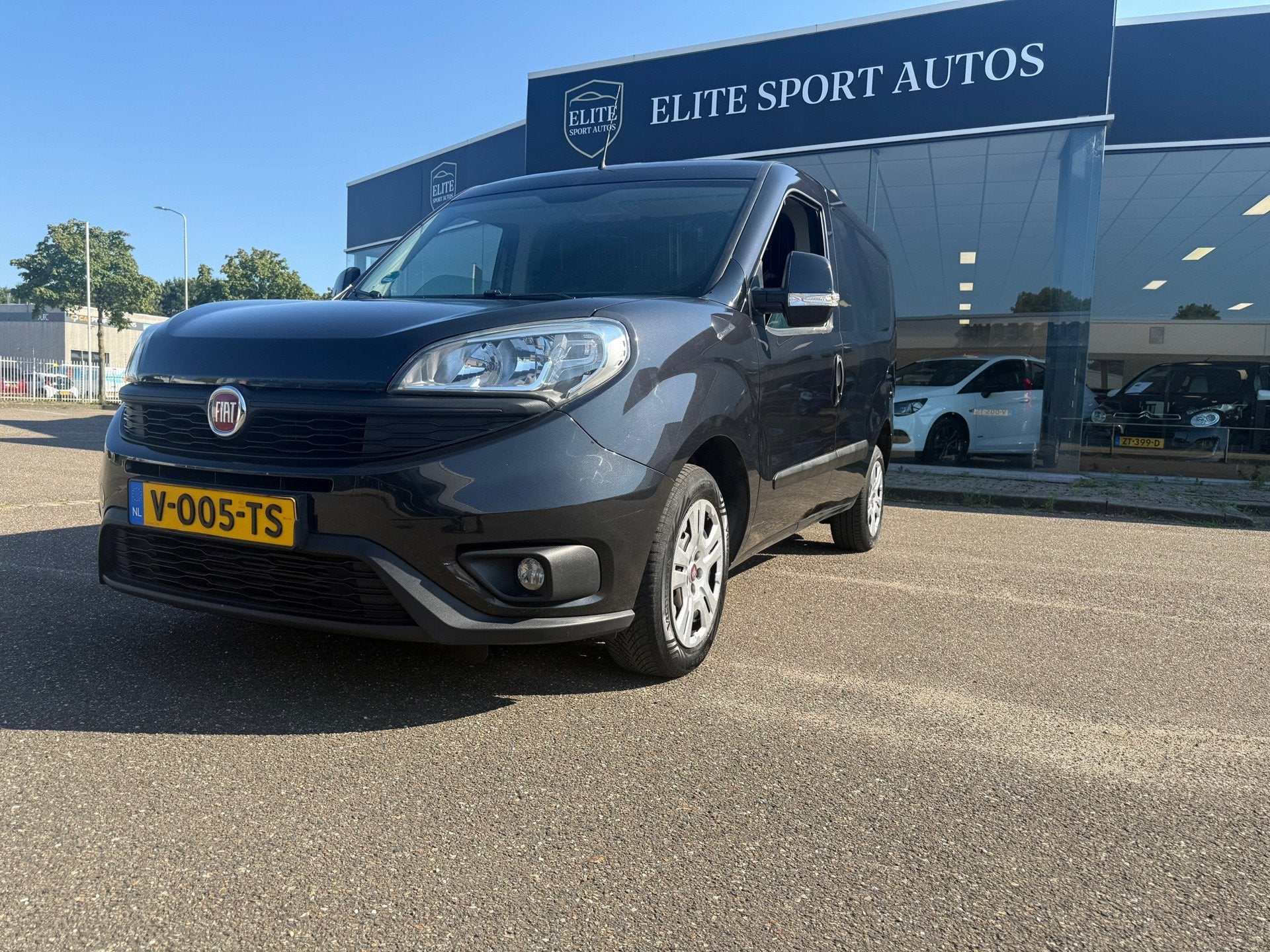 Fiat Doblò Cargo 1.6 MJ L1H2 SX I Airco I Navi I, Auto's, Voorwielaandrijving, Euro 5, Stof, Gebruikt
