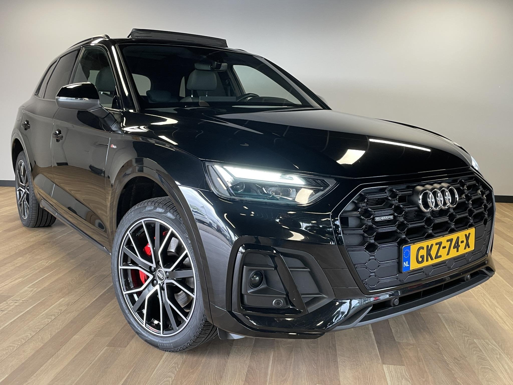 Audi Q5 50 TFSI e S edition Competition RS Zetels/PANO/KEYLE, Auto's, 14 kWh, Gebruikt, Euro 6, 4 cilinders