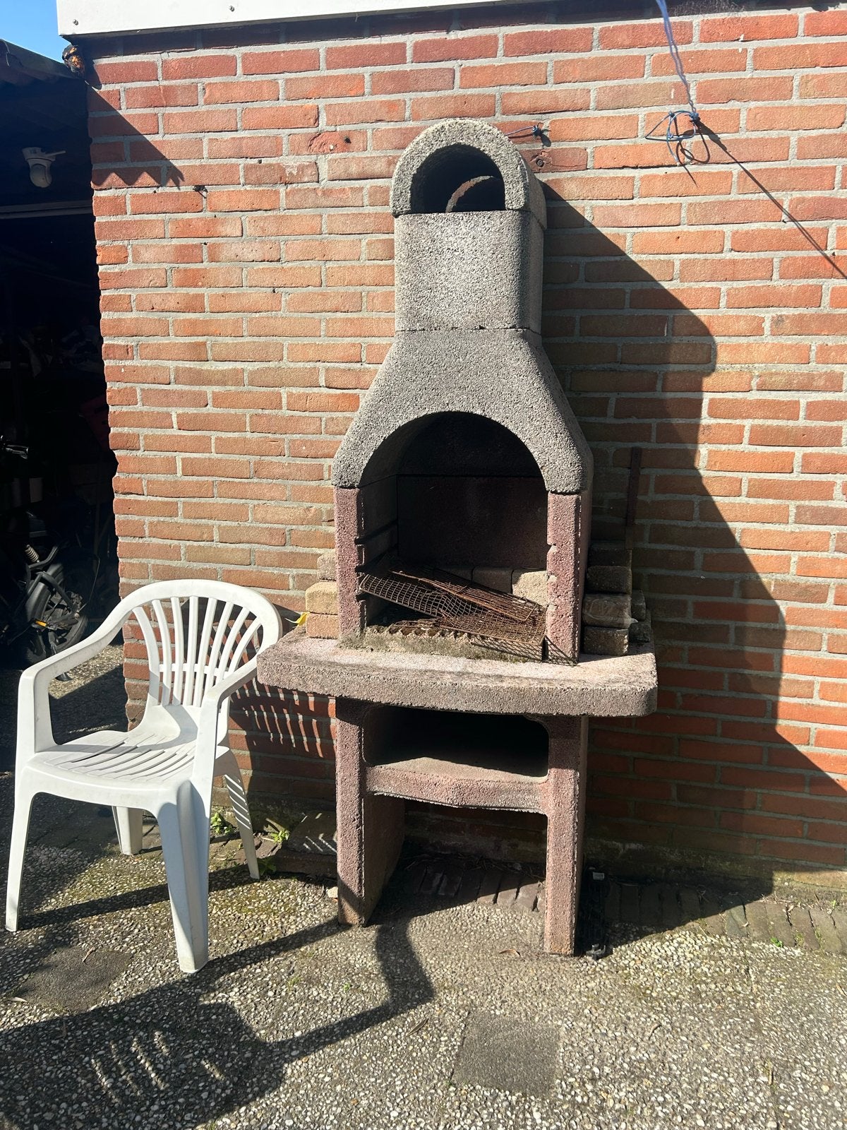 Betonnen buitenbarbecue met schoorsteen, Ophalen, Gebruikt