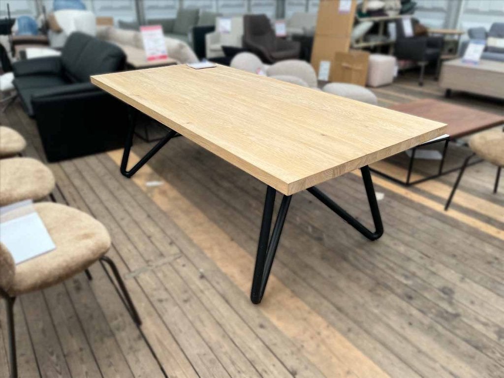Movani Matador tafel – showroommodel, 200 cm of meer, Zo goed als nieuw, Vijf personen of meer, Eikenhout