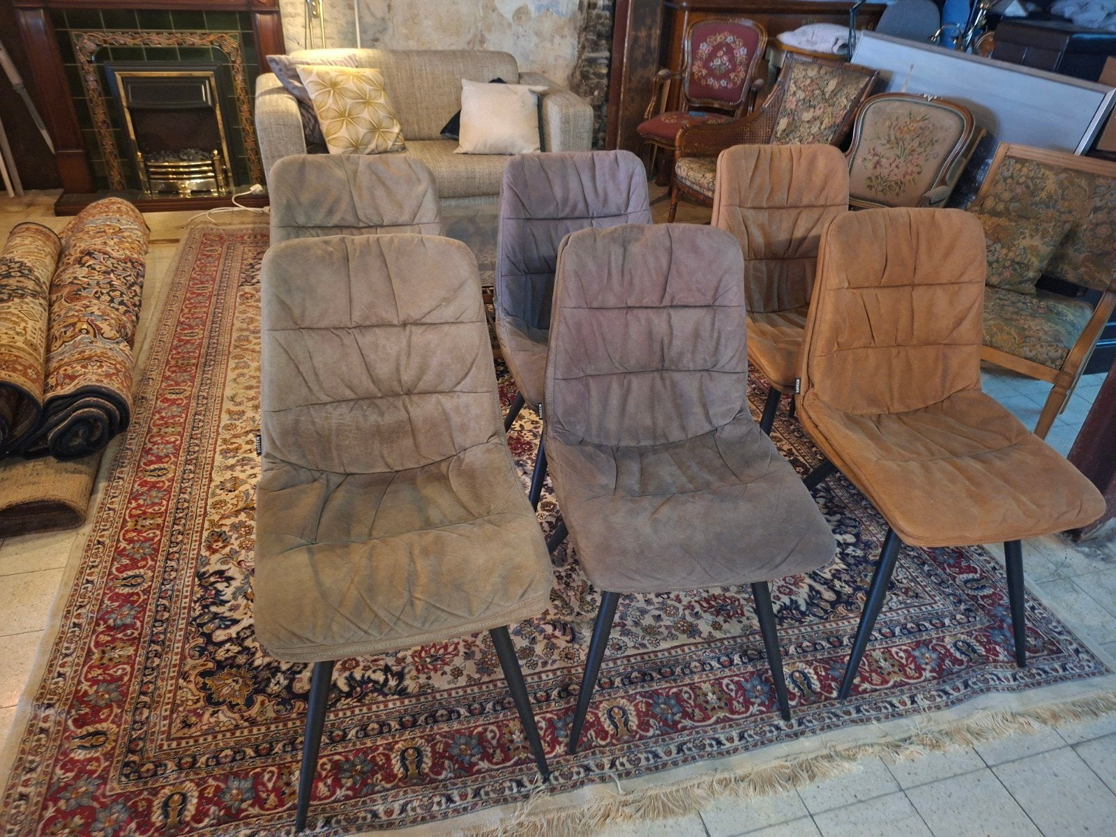 6 eetkamerstoelen 3 kleuren sb kringloop, Antiek en Kunst, Ophalen