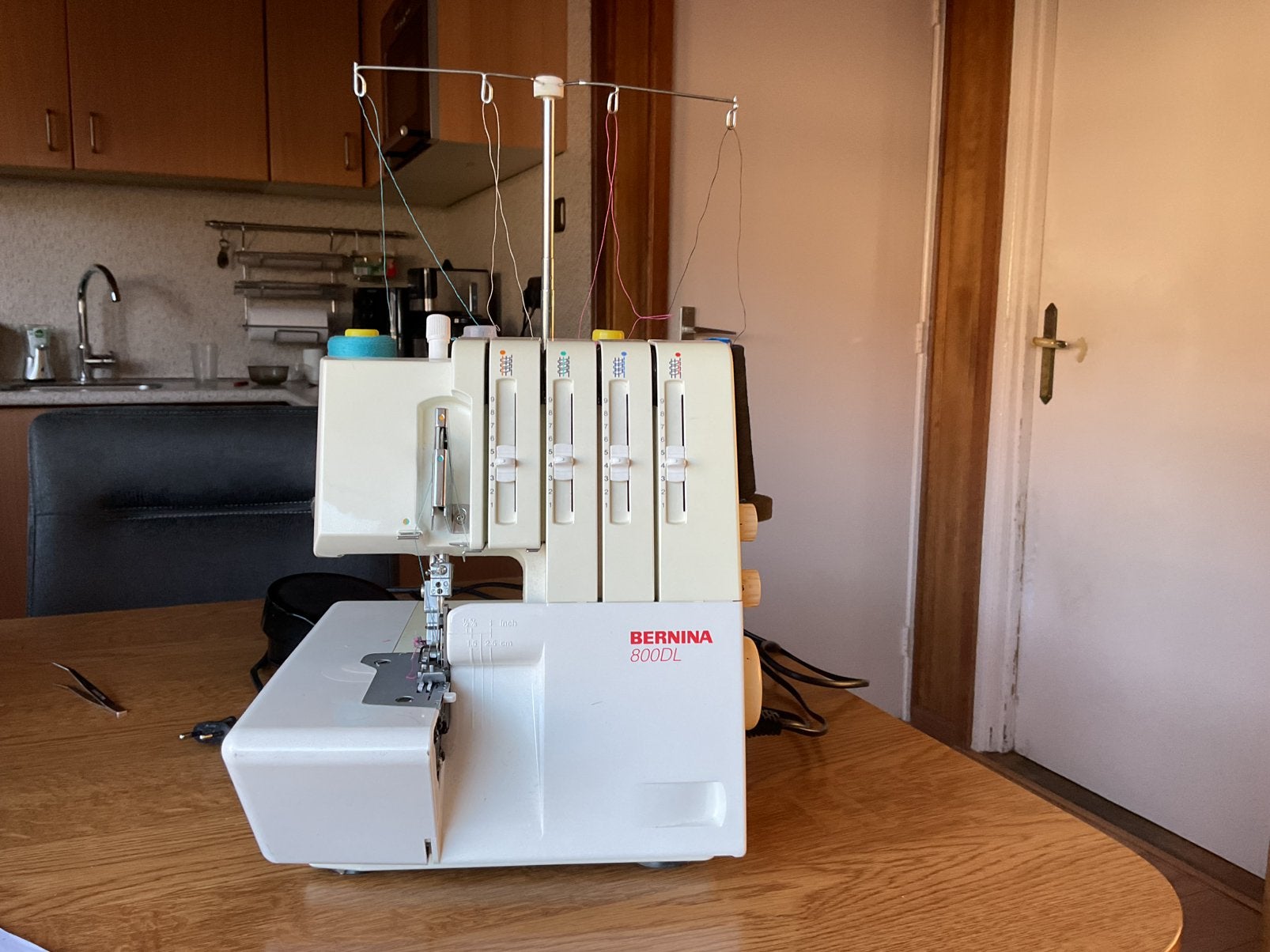 Bernina lockmachine, Ophalen, Zo goed als nieuw, Lockmachine, Bernina