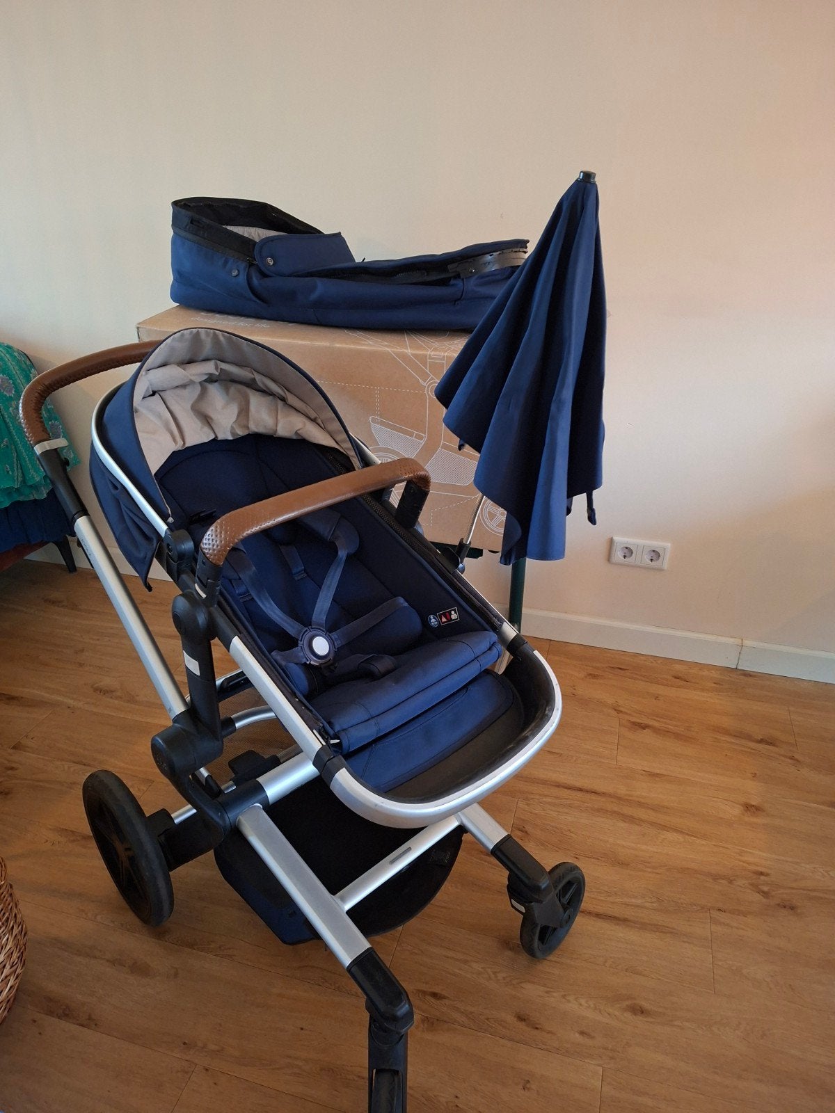 JOOLZ DAY+ Complete Kinderwagen Navy Blue + Leder + Parasol, Gebruikt, Met reiswieg, Ophalen, Kinderwagen