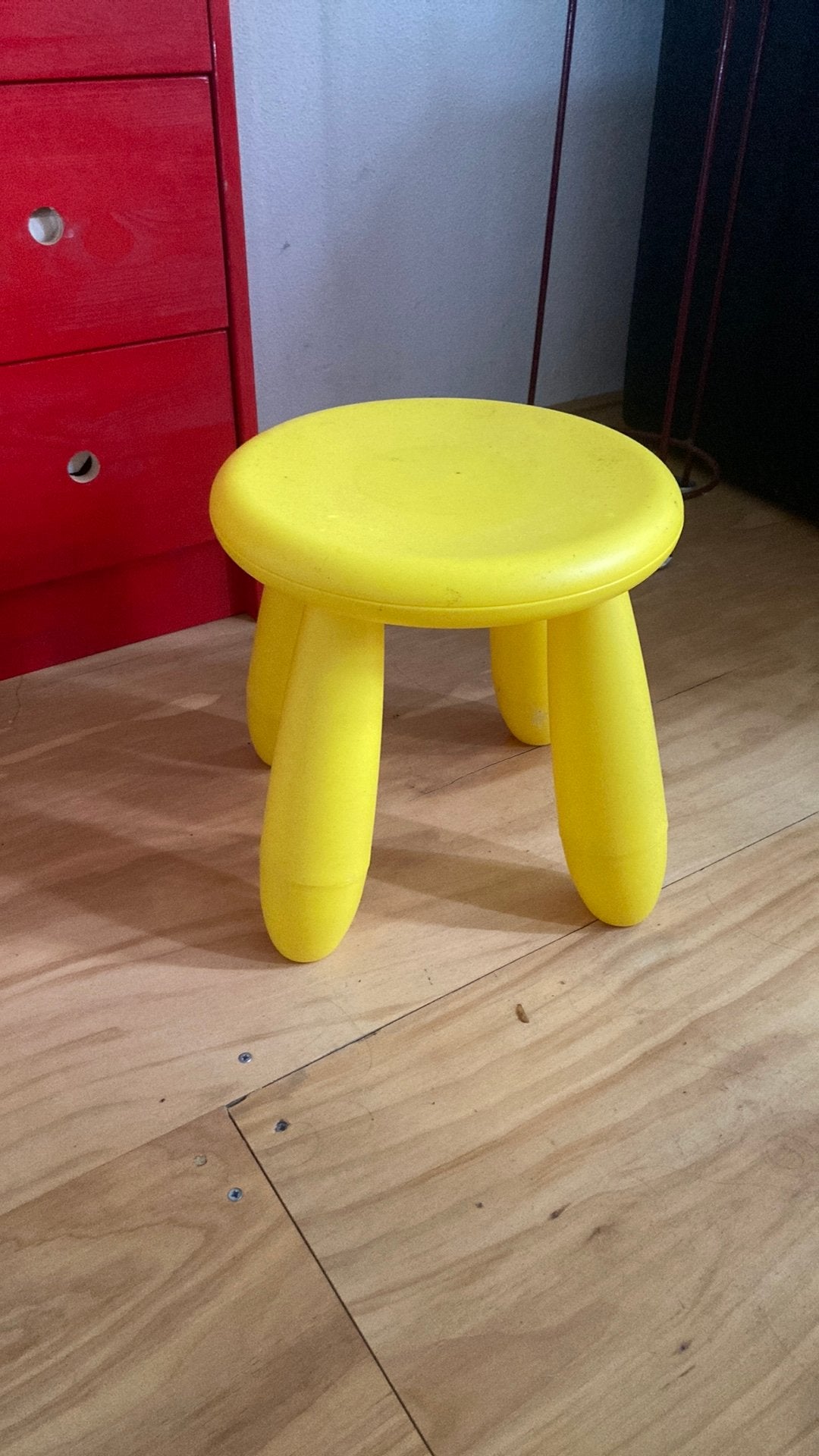Geel krukje ikea mammut, Ophalen of Verzenden, Zo goed als nieuw, Kunststof