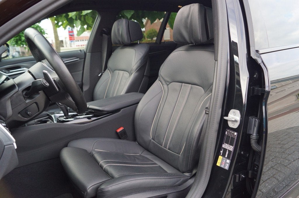 Bmw 5-SERIE 530e (292pk) M pakket HUD/H&K/Pano/Comfort Stoel, Auto's, Automaat, 1998 cc, Gebruikt, 4 cilinders