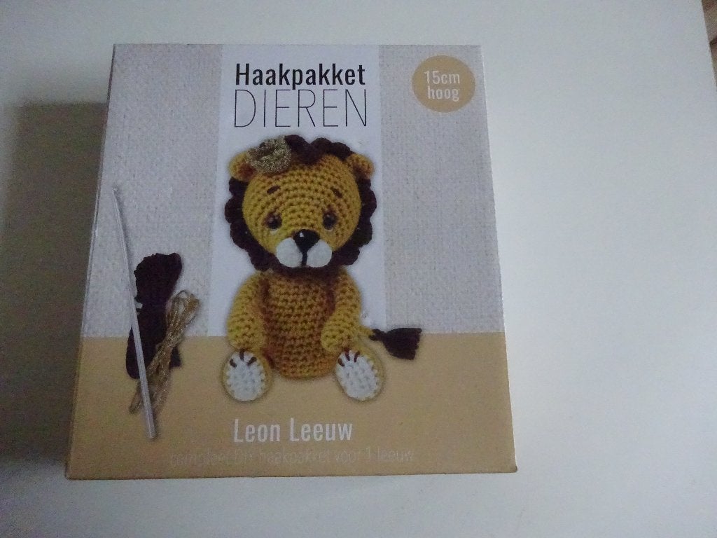 HAAKPAKKET LEON DE LEEUW, Hobby en Vrije tijd, Ophalen of Verzenden, Gebruikt, Haken, Patroon of Boek