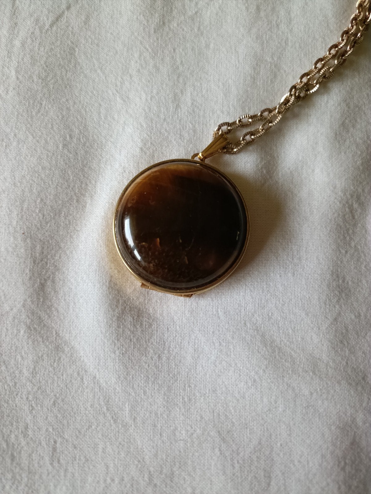 Vintage Medaillon met Cabochon Tijgeroog Hanger, Overige materialen, Ophalen of Verzenden, Zo goed als nieuw, Met edelsteen
