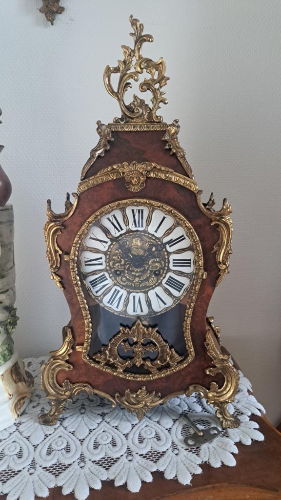 Antieke Franse bronzen Boulle schoorsteenklok, Antiek en Kunst, Ophalen of Verzenden