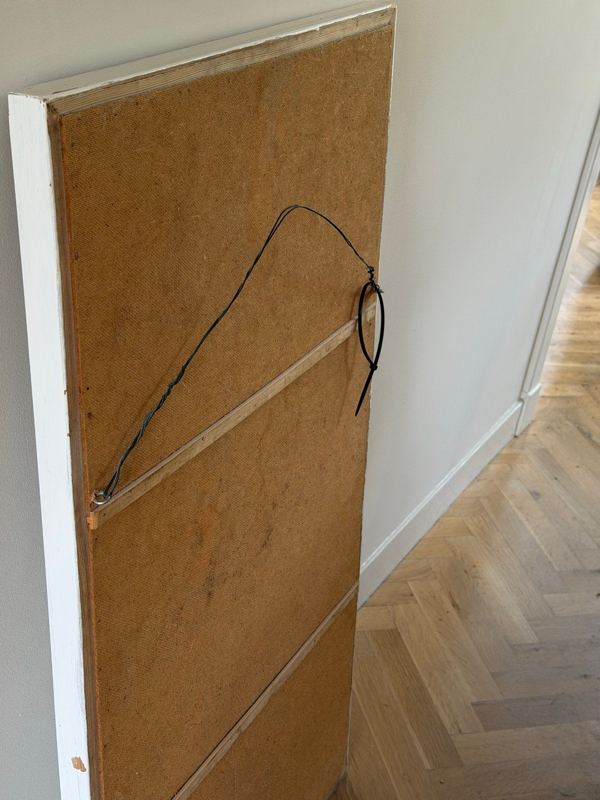 Fasset geslepen spiegel met wit geschilderde lijst, Huis en Inrichting, Gebruikt, 100 tot 150 cm, Ophalen of Verzenden, Rechthoekig