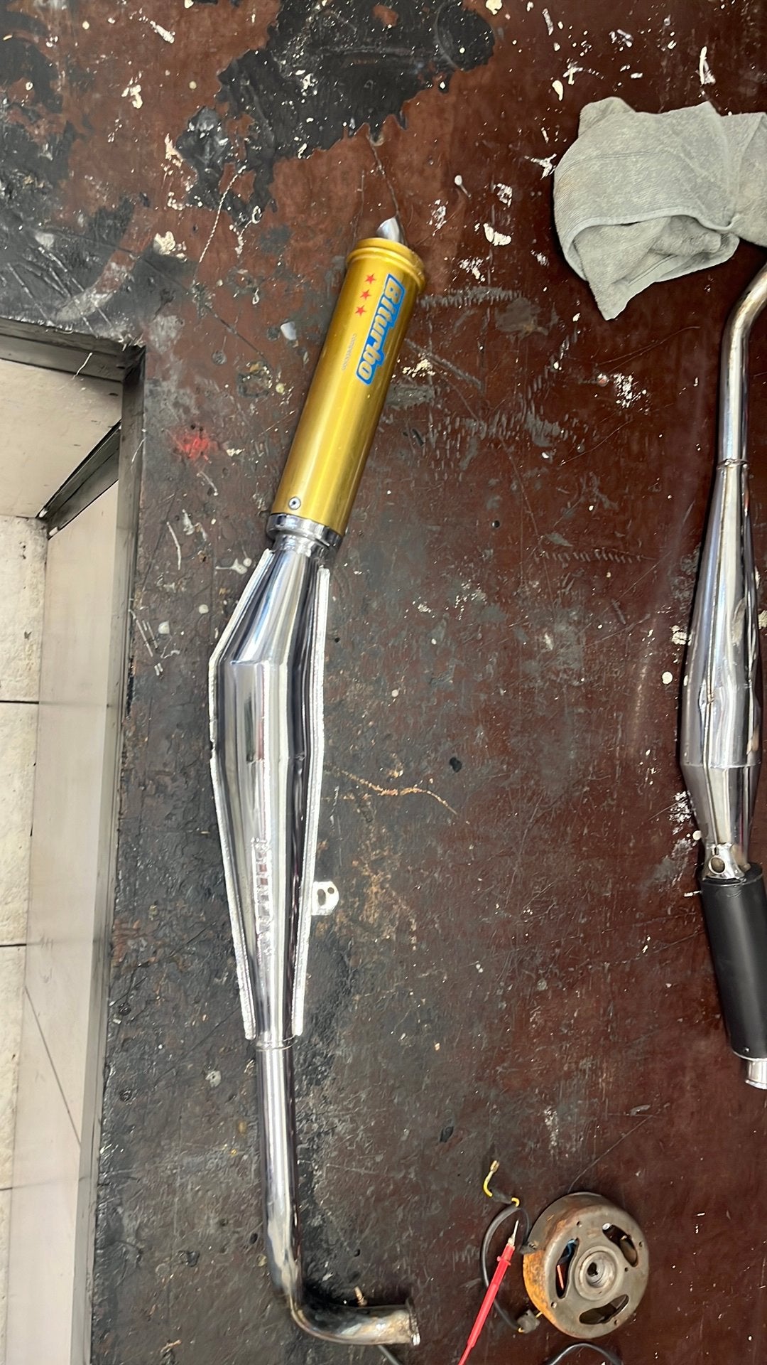 Biturbo uitlaat 28mm Tomos., Ophalen, Zo goed als nieuw, Uitlaat