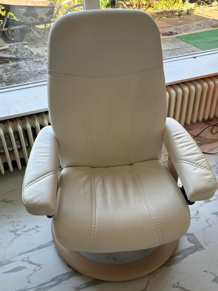Mooie wit leren stoel, Huis en Inrichting, Stoelen, Gebruikt, Wit, Leer, Ophalen of Verzenden