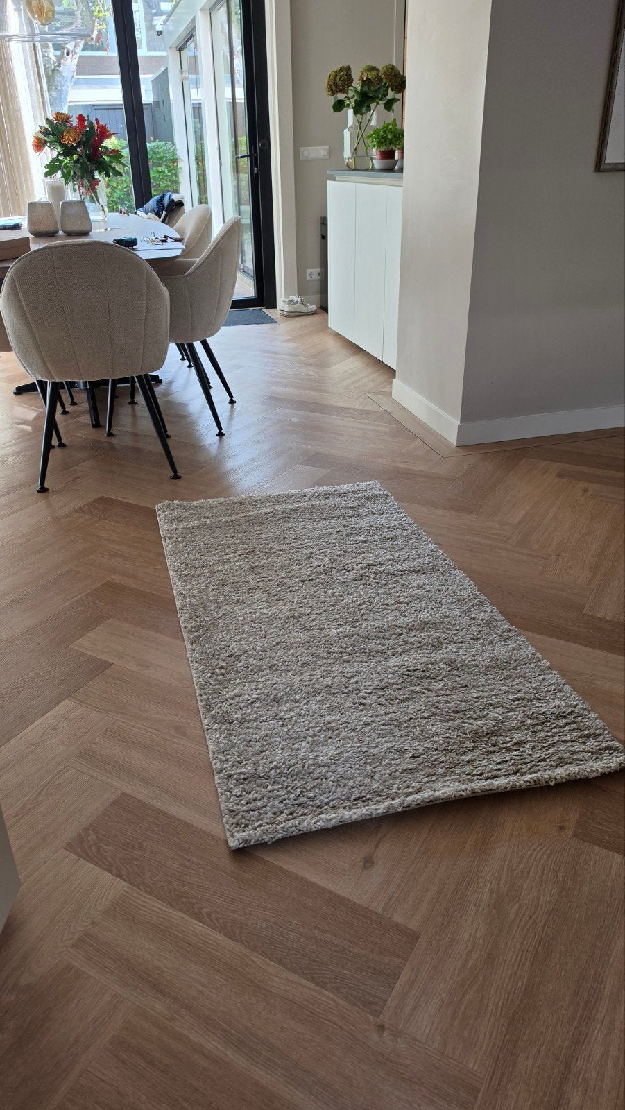 Zacht beige vloerkleed - Zo goed als nieuw, 100 tot 150 cm, Beige, Modern, Shaggy, Zo goed als nieuw