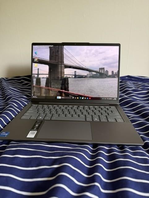 Lenovo IdeaPad Slim 5 14IRH10 (83HR008EMH) 2025 OLED, Computers en Software, Windows Laptops, Ophalen, Qwerty, 512 GB, Zo goed als nieuw