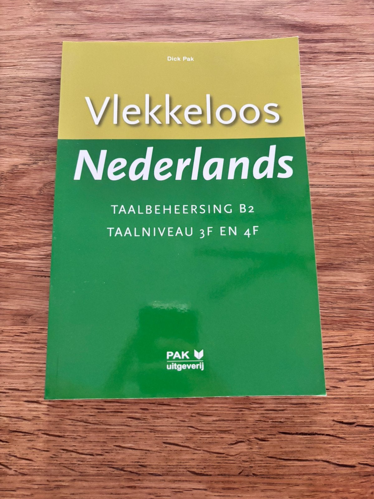 Vlekkeloos Nederlands boek B2, 3F, 4F, Ophalen of Verzenden, Zo goed als nieuw, Van Dale, Nederlands