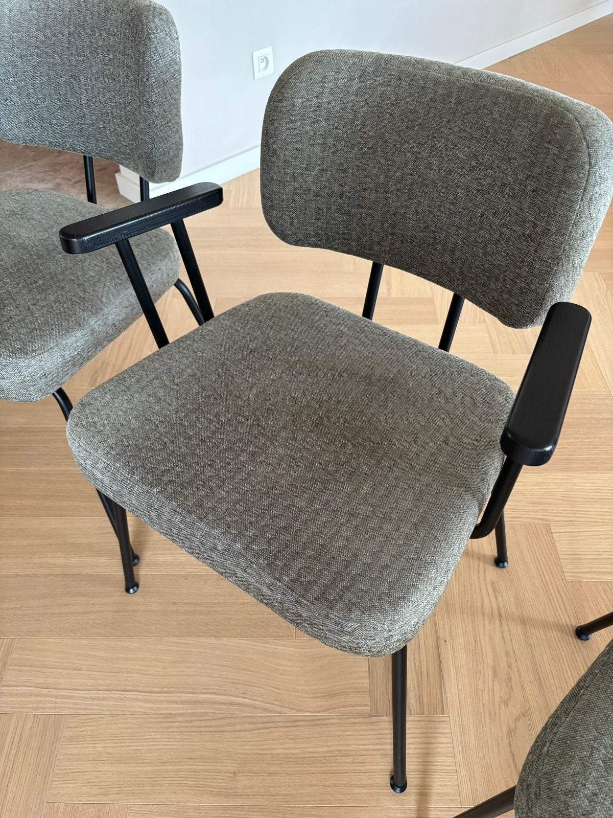 4 DYYK Ted eetkamerstoelen groen/grijs, 2 met armleuning, Huis en Inrichting, Stoelen, Gebruikt, Overige kleuren, Ophalen of Verzenden