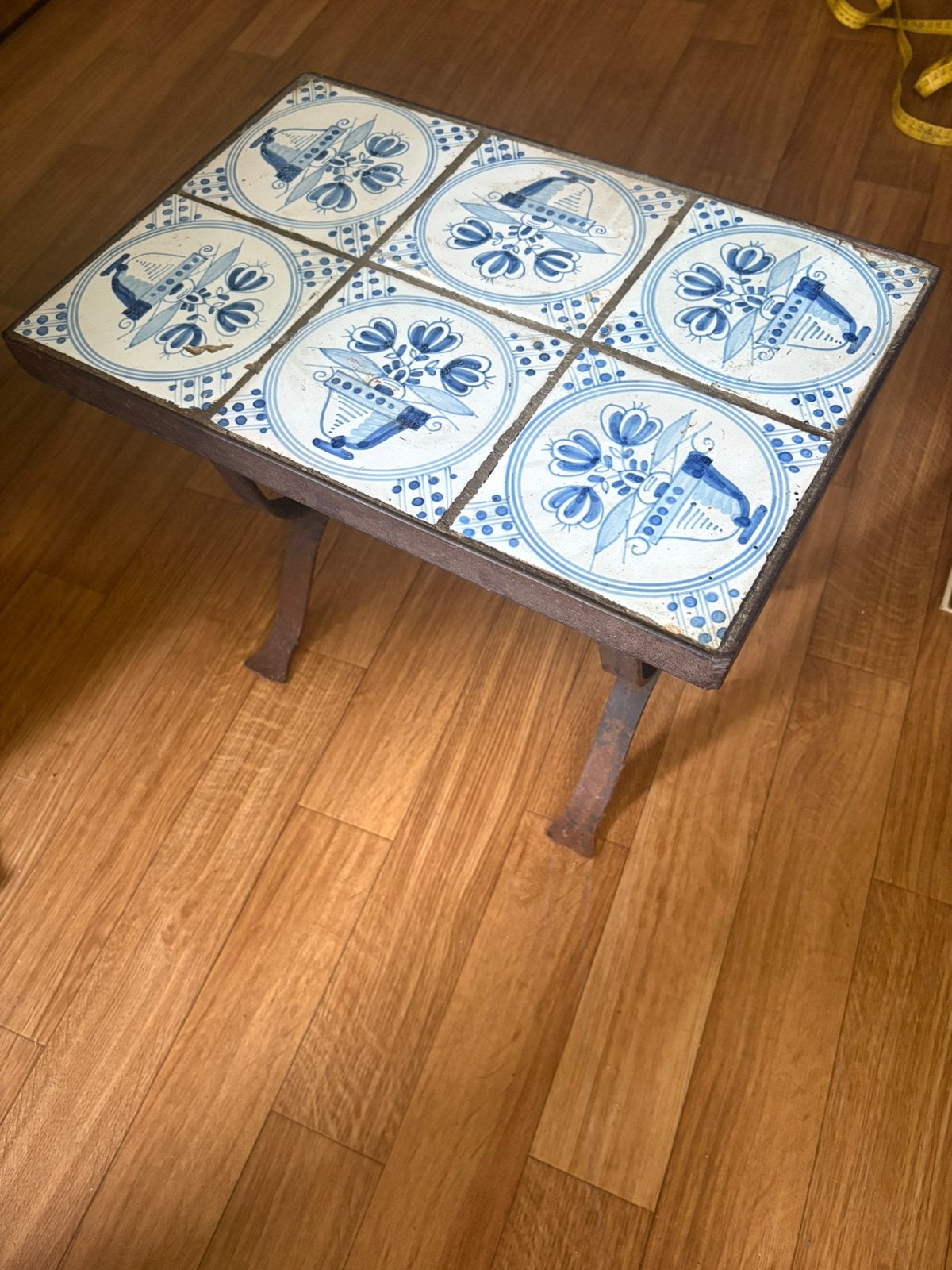 Bijzet tafeltje delfts blauwe tegels, Ophalen
