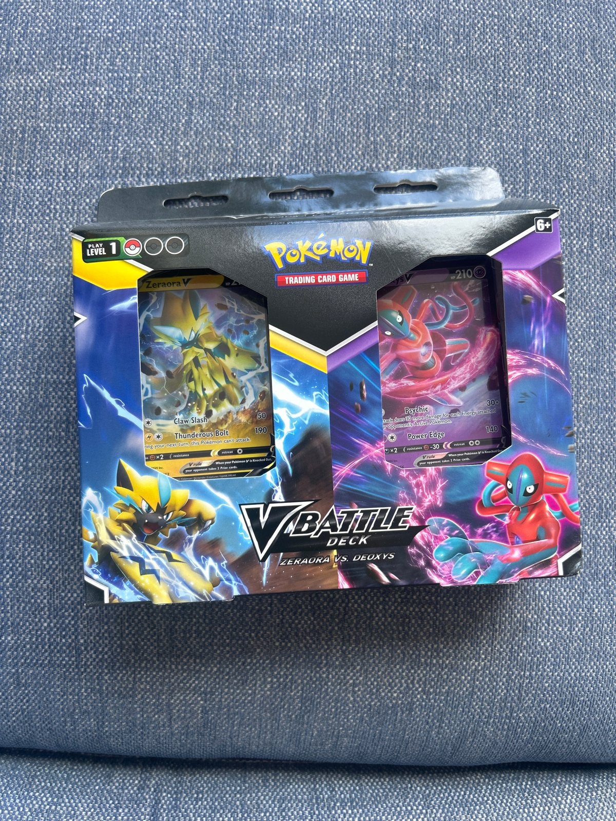 Pokémon TCG V Battle Deck: Zeraora vs Deoxys, Ophalen of Verzenden, Nieuw, Speeldeck