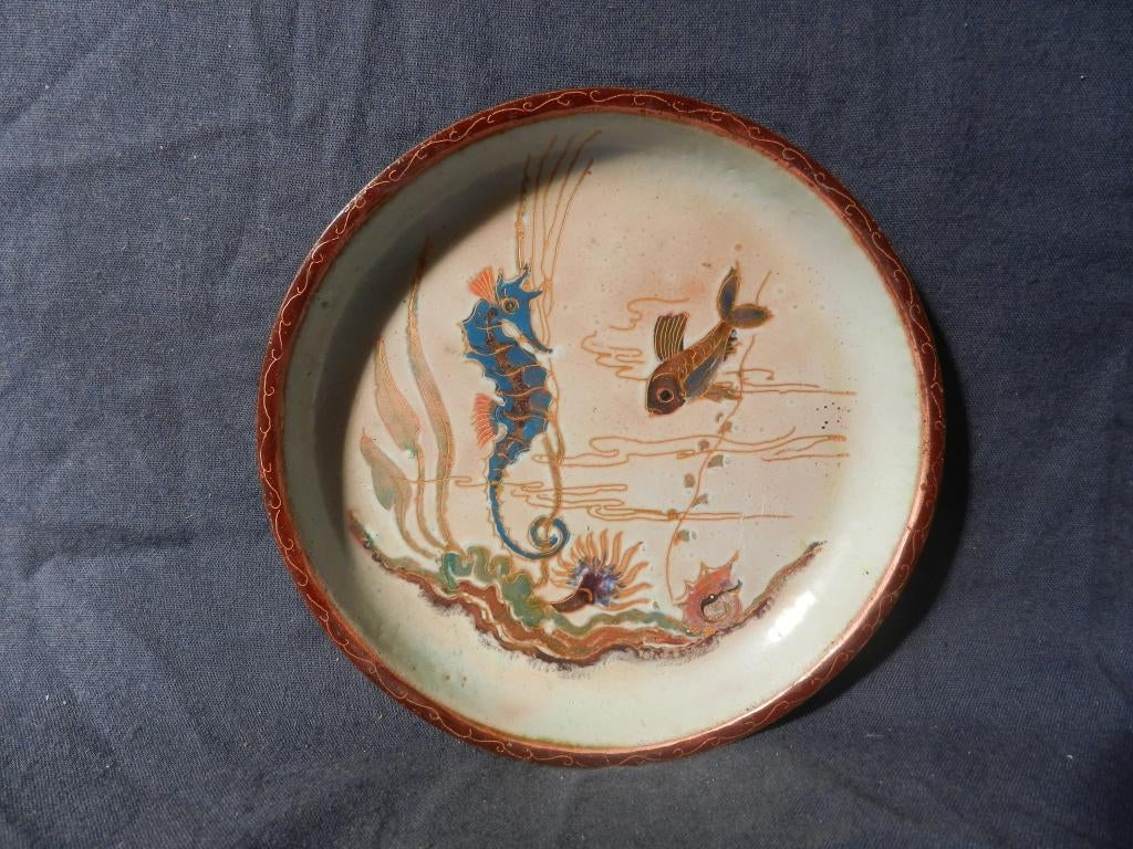 Rond email schaaltje met zeepaard en vis ca 1960 d. 12,2, Antiek en Kunst, Ophalen of Verzenden