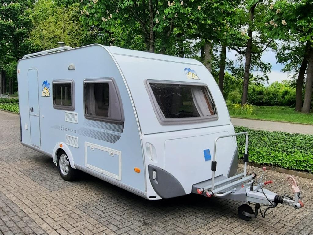 Knaus Südwind Premium Line 420QD | Mover, Caravans en Kamperen, Schokbreker, Treinzit, Particulier, 6 tot 7 meter