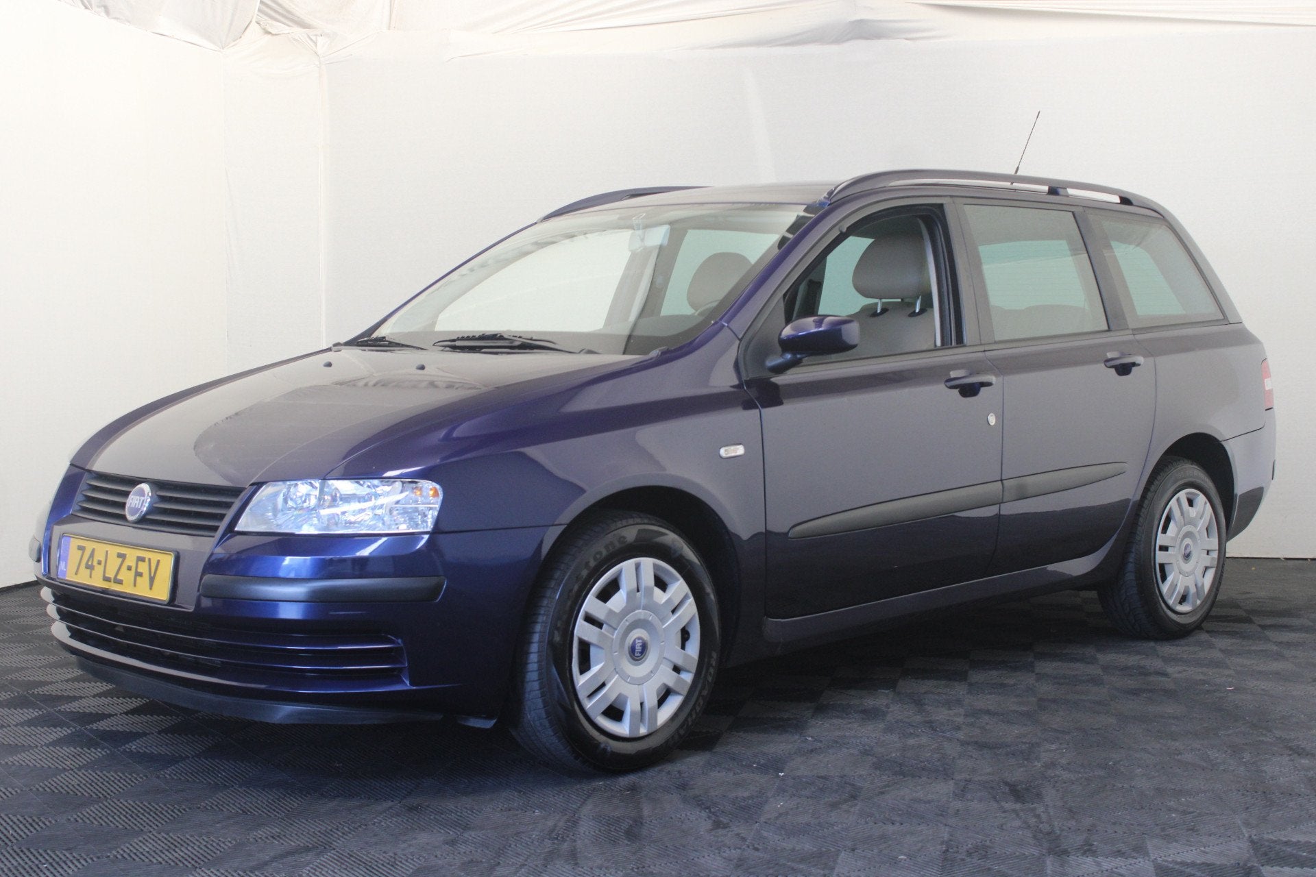 Fiat Stilo Multi Wagon 1.8-16V Dynamic |Navi| (bj 2003), Auto's, 135 pk, Gebruikt, Beige, Blauw