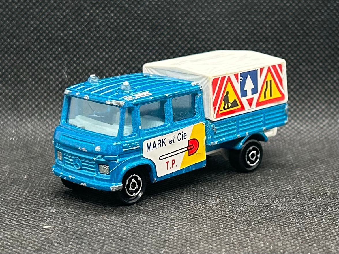 Majorette Mercedes Bakwagen 1:64, Verzenden, Zo goed als nieuw