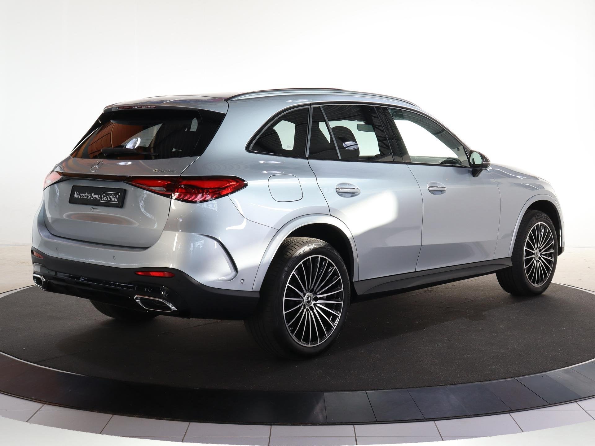Mercedes-Benz GLC-klasse 300e 4MATIC Sport Edition | Panoram, Auto's, Dealer onderhouden, Gebruikt, 4 cilinders, 2000 kg