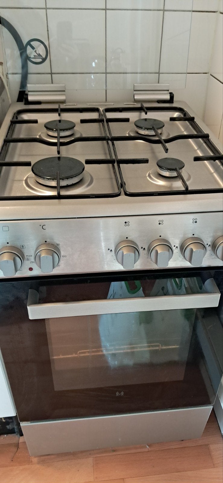 Goedwerkende Fornuis met Oven, Ophalen, Gebruikt, 4 kookzones, Gas