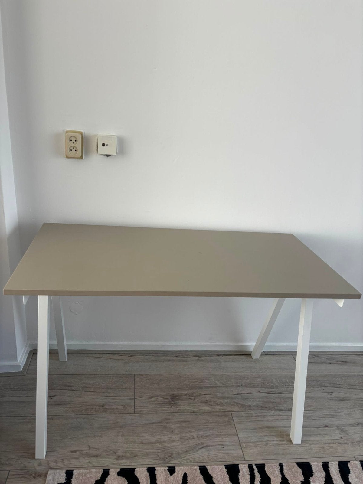 Ikea bureau, Huis en Inrichting, Bureaus, Ophalen, Zo goed als nieuw