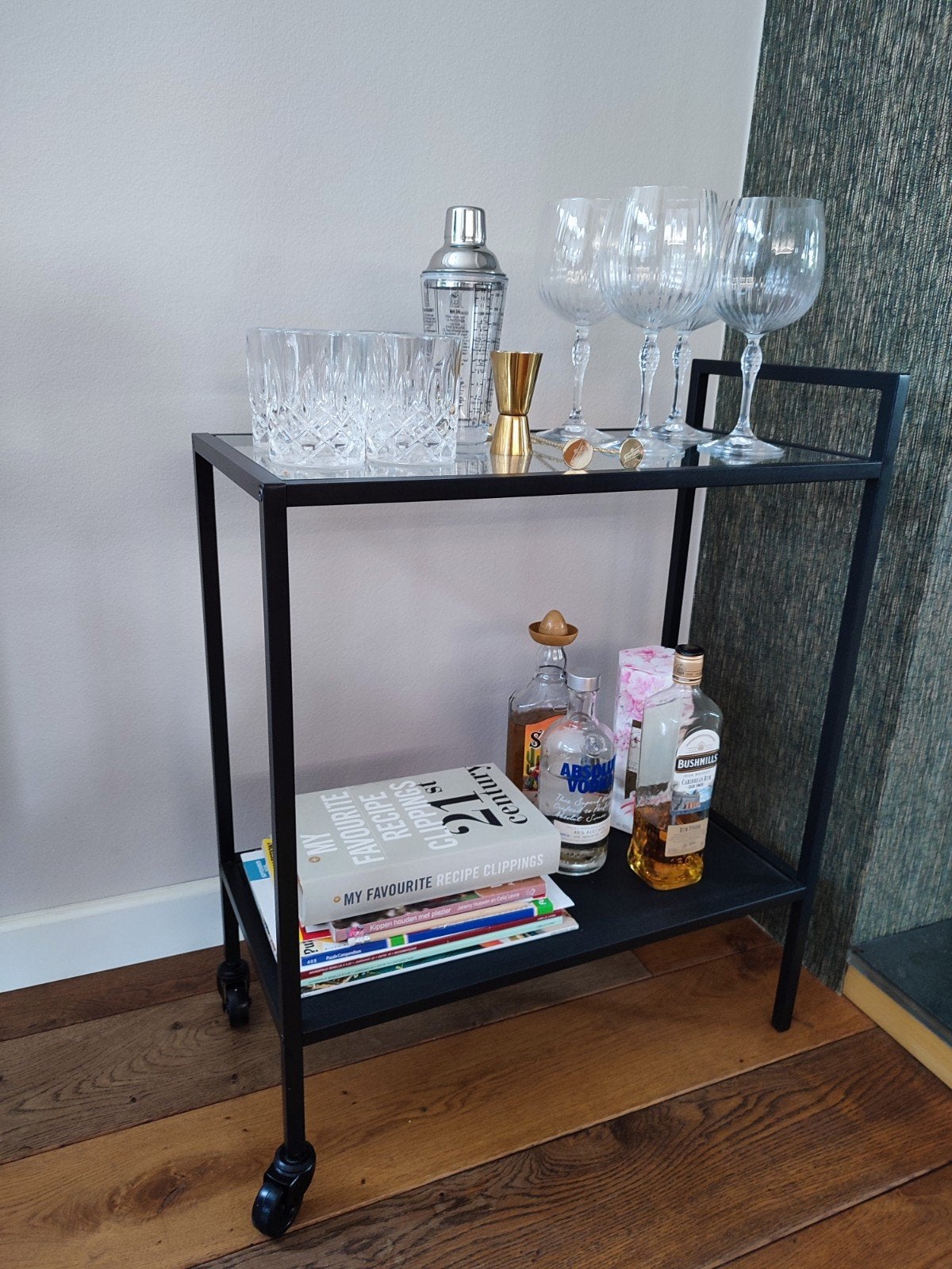 Drankentrolley/Barwagen/Bijzettafel, Ophalen, Gebruikt, Metaal of Aluminium, 55 tot 75 cm