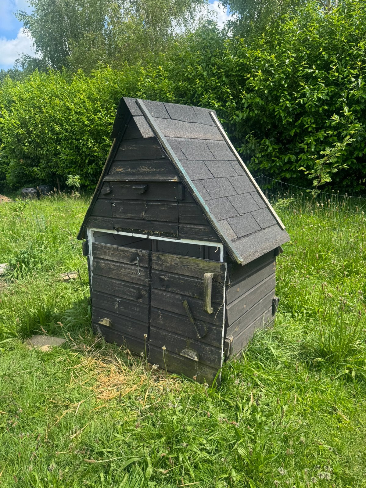 Gratis houten eendenhok/speelhuisje in ruil voor krat bier, Dieren en Toebehoren, Meerdere dieren, Eend