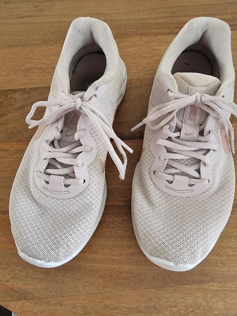 Mooie Nike sport schoenen maat 39, Verzenden, Zo goed als nieuw, Hardloopschoenen, Nike