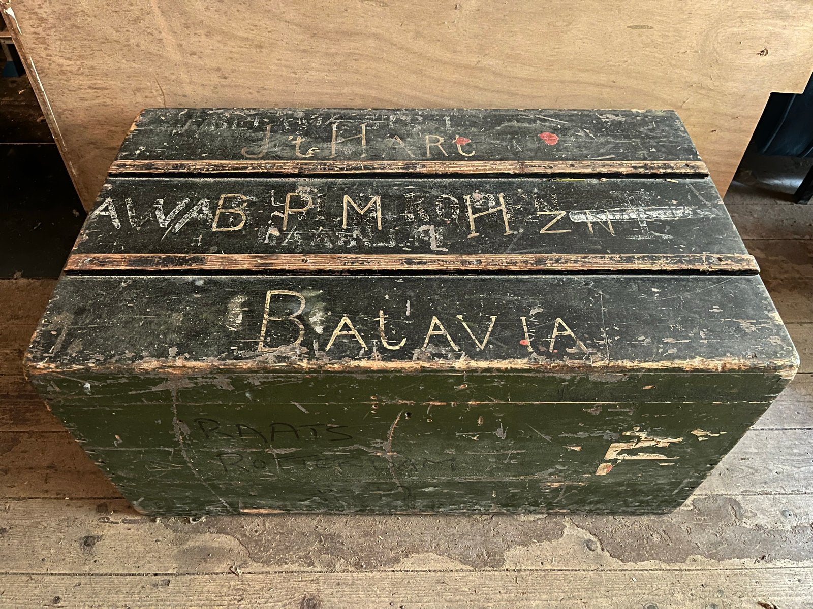 Groene Batavia kist met karakter, Ophalen