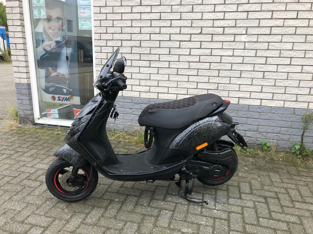 DIKKE PIAGGIO ZIP SP 45 brom 4-T FORCED CARBON BJ2019 5000, PIAGGIO, Onbekend, Onbekend, Piaggio