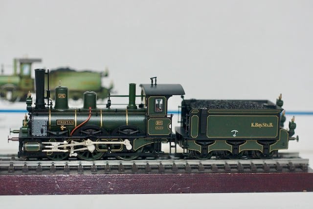 Märklin 2680/2880 Digitale Lokomotive Tristan mit Vitrine H0, Hobby en Vrije tijd, Modeltreinen | H0, Wisselstroom, Treinset, Nieuw