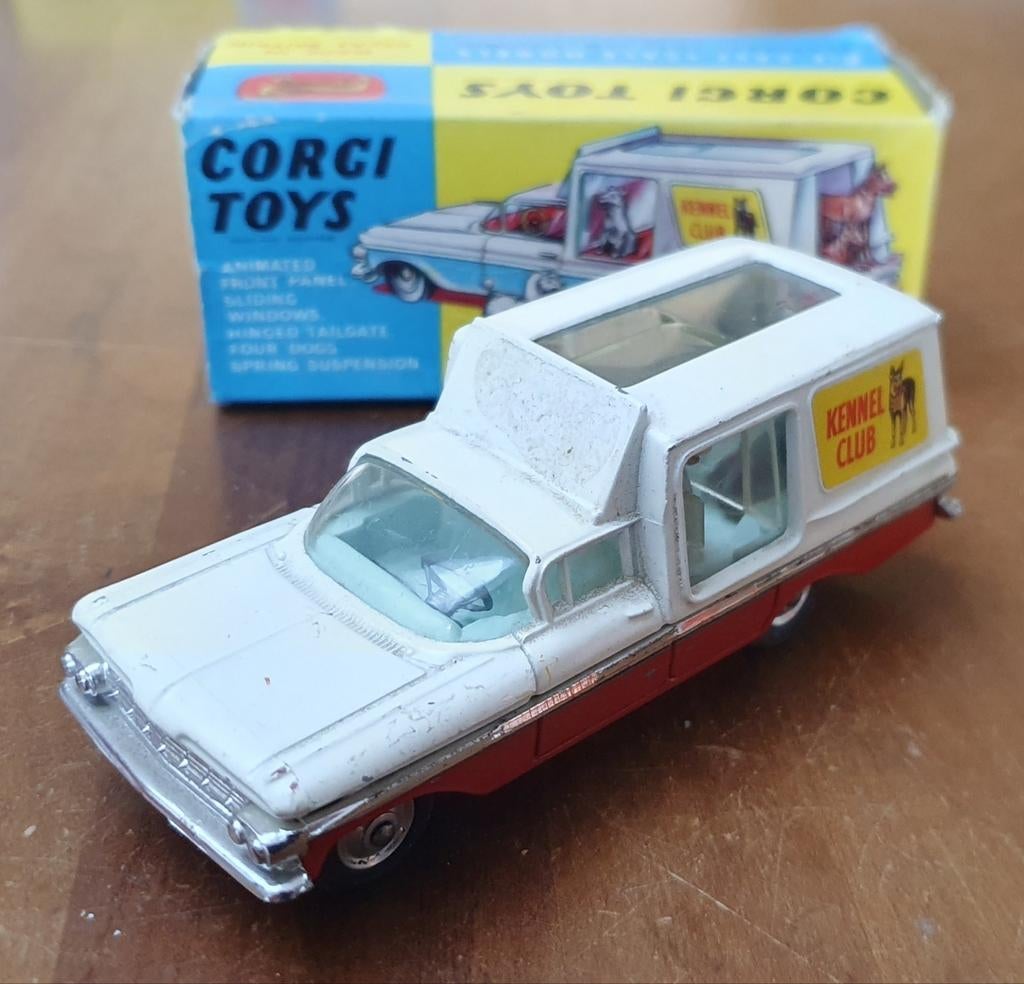 Corgi Toys Chevrolet Impala Kennel Service Wagon #486 + Doos, Hobby en Vrije tijd, Modelauto's | 1:43, Ophalen of Verzenden, Auto